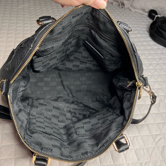 Michael Kors Pebble Leather Black Hudson Satchel Crossbody Bag - Picture 9 of 12